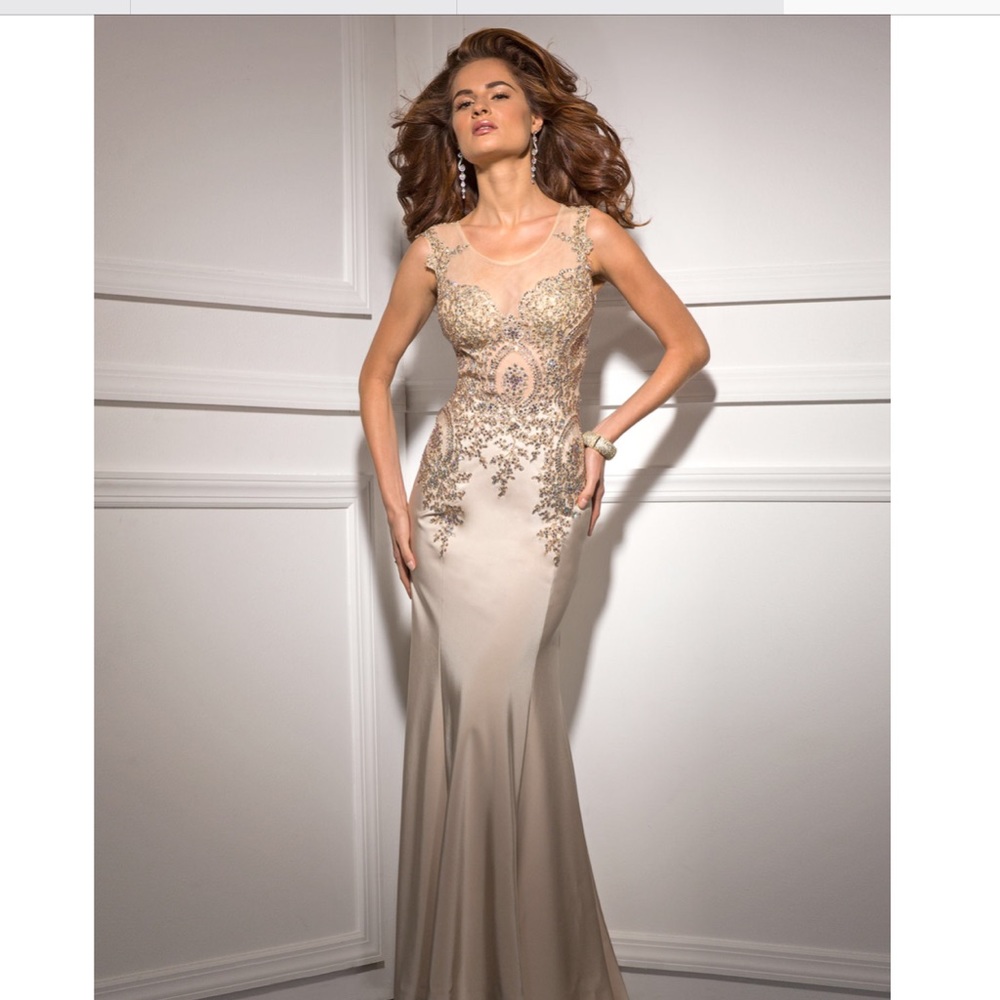 Clarissa prom dress, size1/2 STUNNING